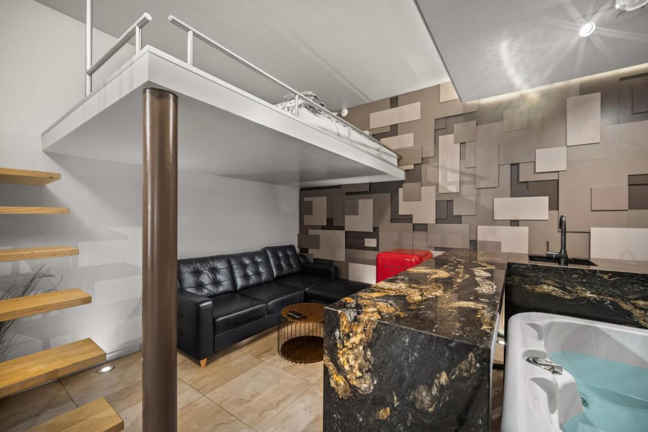 Secret Lounge - Cozy Studio With Sauna And Jacuzzi ヴィリニュス エクステリア 写真